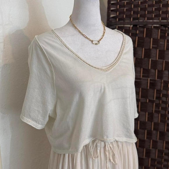 Urban Outfitters Cotton Cream white top V-neckline embroidered detail size S-P - Picture 2 of 8